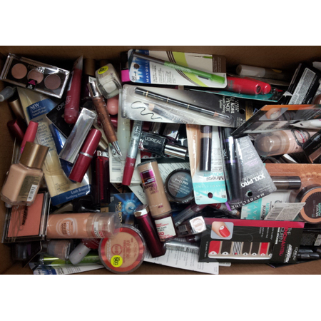Wholesale LOT L’Oreal Assorted Cosmetic Lot   100 Units per Case