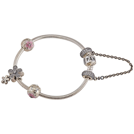 Pandora Ladies Floral Bracelet Gift Set B801116-17