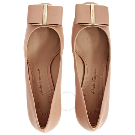 Ferragamo Ladies Oversize Bow Pump Shoe 01N009 684327