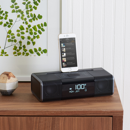 AmazonBasics Lightning Dock Clock Radio
